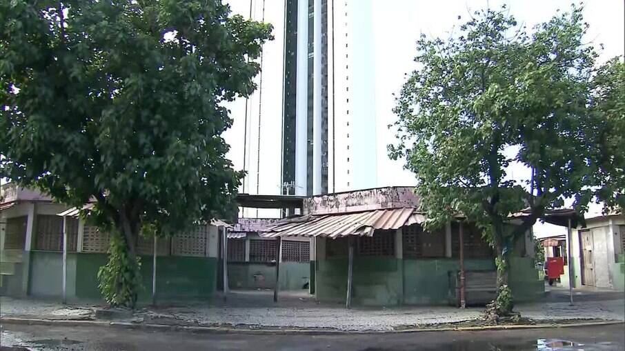 Tentativa de homicídio ocorreu no Cais de Santa Rita, na área central do Recife 