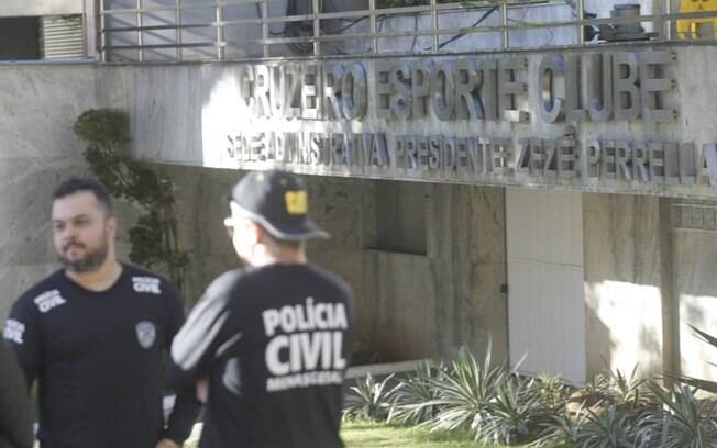 Polícia Civil realizou uma operação de busca e apreensão na sede do Cruzeiro, em Minas Gerais