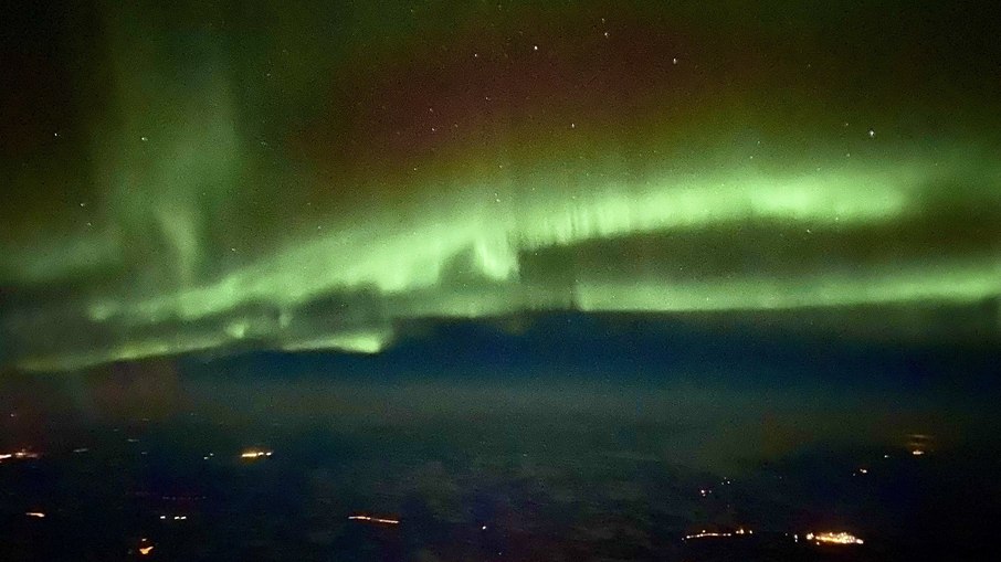 Pilotos desviam rotas para passageiros admirarem a Aurora Boreal