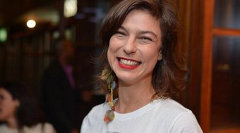 Marina Lina é destaque no WME Awards com look milionário