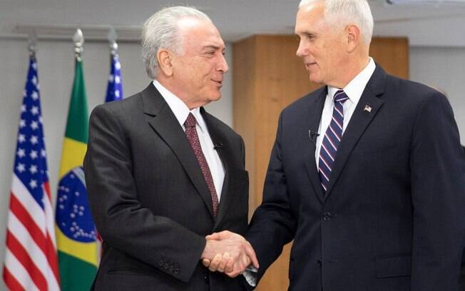 Tema das crianças brasileiras em abrigos dos EUA foi tratado no encontro entre vice-presidente do EUA e Michel Temer