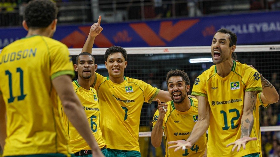 Jogadores da Seleção comemoram ponto em jogo da Liga das Nações