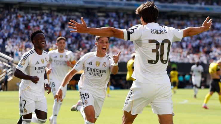 Real Madrid despacha Borussia e medirá forças com poderoso PSG