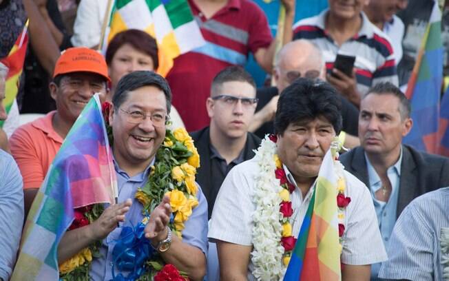 Luis Arce (esq) já foi ministro da Economia de Evo Morales (dir).