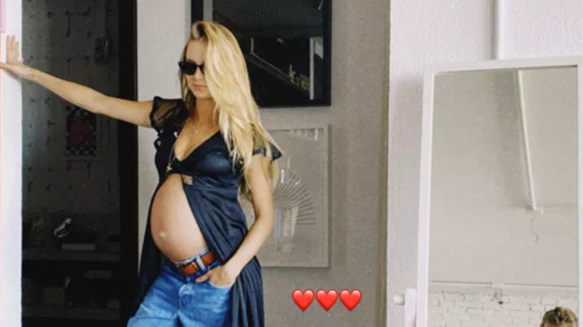 Isabella Scherer filha do nadador Fernando Scherer está grávida de 6 meses de gêmeos. 