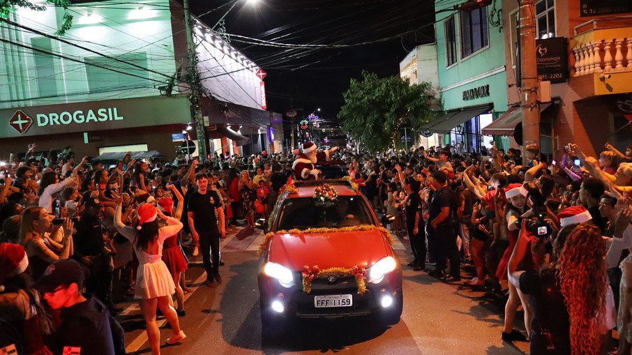 Papai Noel chega à praça de Sant´Ana