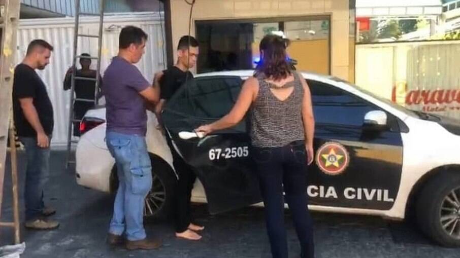 Homem é preso suspeito de matar a própria mãe a facadas