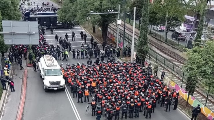 Protesto se intensifica no México e avança sobre estádio da Copa