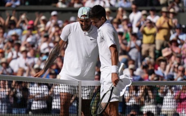 Fã removida de Wimbledon a pedido de Kyrgios diz que vai processar o tenista australiano