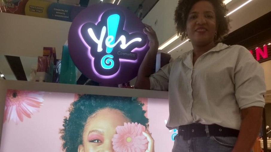 Clara Ferreira, empreendedora por trás de uma das franquias da Yes! Cosmetics