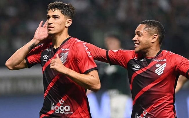 Athletico-PR bate o Palmeiras no Allianz Parque e diminui a vantagem do Verdão no Brasileiro