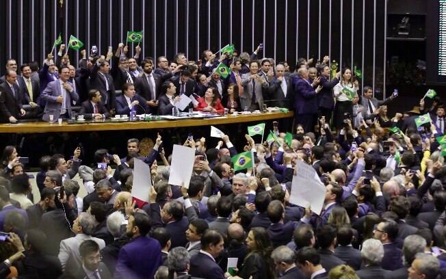 O plenário da Câmara aprovou, por 379 votos a 131, a reforma da Previdência enviado pela comissão especial da Casa