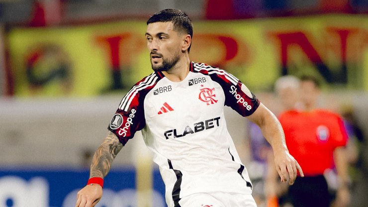 Flamengo se pronuncia sobre renovação de Arrascaeta