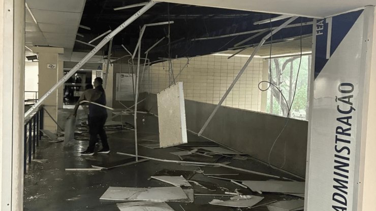 SP: tempestade com granizo provoca desabamentos de teto na USP