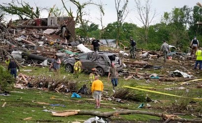 Tornado atinge EUA e destrói cidade; veja vídeo