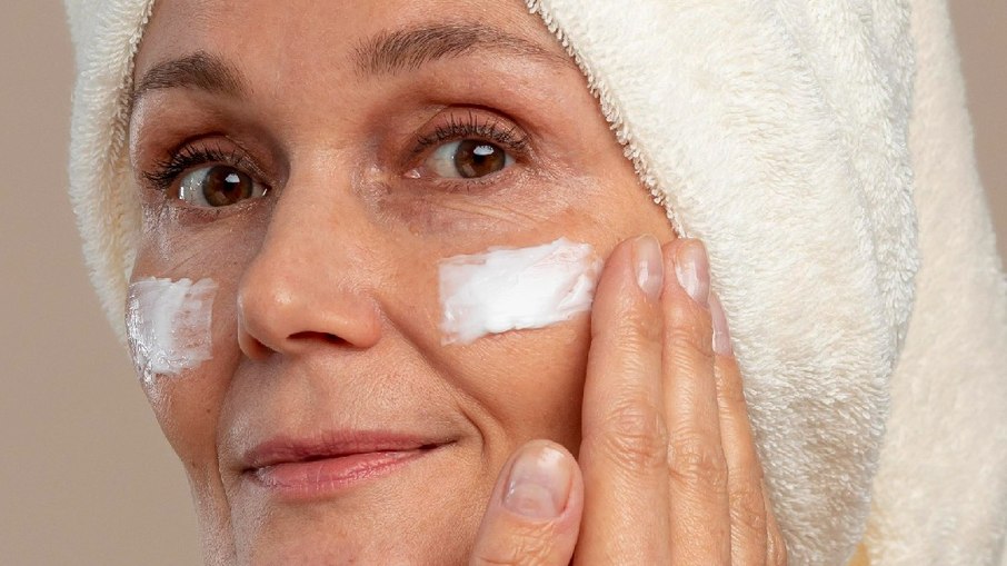 Cosméticos sem registro têm fabricação e venda proibidas Cosméticos sem registro têm fabricação e venda proibidas