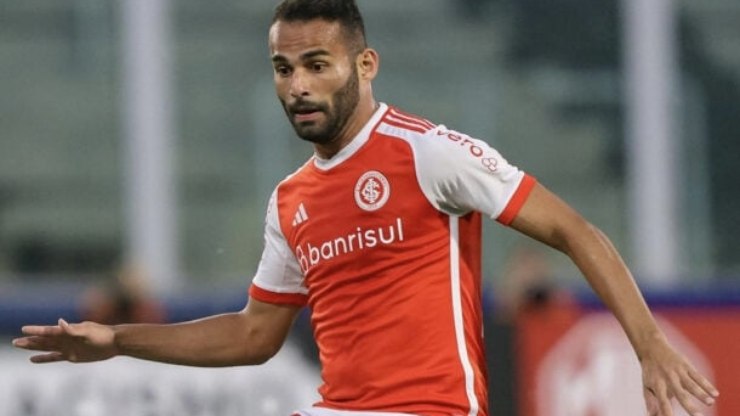 Internacional confirma permanência de Thiago Maia