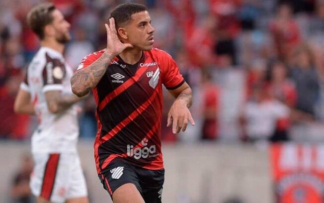 Com a vitória sobre o Flamengo, Athletico-PR alcança maior sequência invicta sobre o rival desde 2013