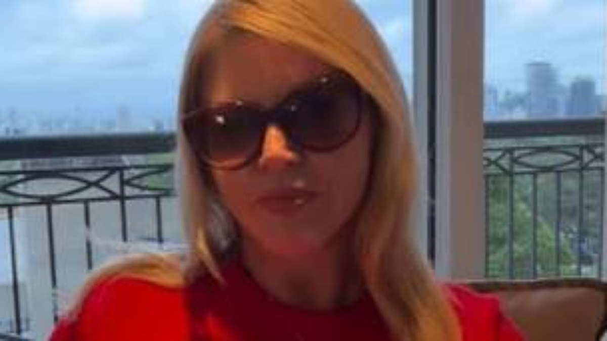 Val Marchiori emociona fãs ao revelar diagnóstico de câncer de mama Val Marchiori emociona fãs ao revelar diagnóstico de câncer de mama