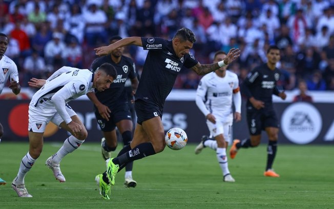 Botafogo perde para LDU na estreia de Artur Jorge e se complica na Libertadores