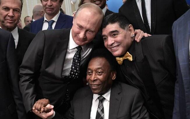 Pelé e Maradona se encontraram na Rússia em Dezembro de 2017 no sorteio de grupos para a Copa do Mundo