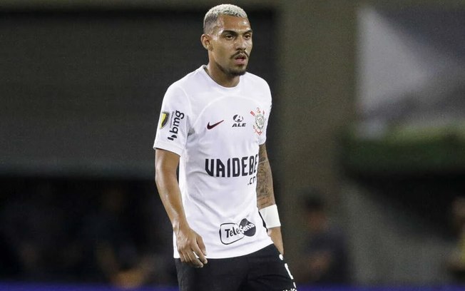 Matheuzinho será titular do Corinthians na ausência de Fagner