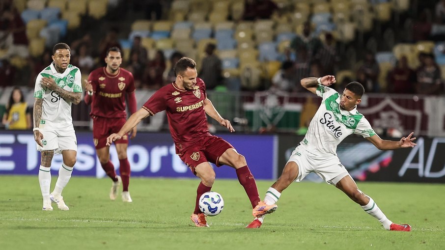 Thiago Silva decide no final, Flu bate Juventude e cola no G6