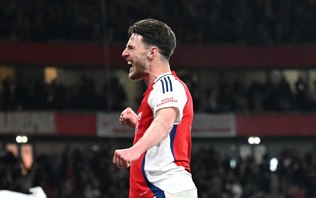 Arsenal atropela Real Madrid e fica perto das semis da Champions