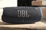 Por que comprar caixas de som da JBL e aproveitar descontos pós-Black Friday?