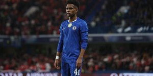 Estêvão se machuca em jogo do Chelsea e preocupa Seleção