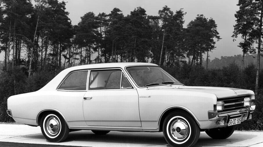 Opel Rekord Sedan 2 portas: sabiamente, a GM resolveu trazer o Opala cupê ao Brasil, com desenho mais harmônico