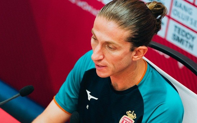Filipe Luís tem começo avassalador pelo futebol francês Filipe Luís tem começo avassalador pelo futebol francês