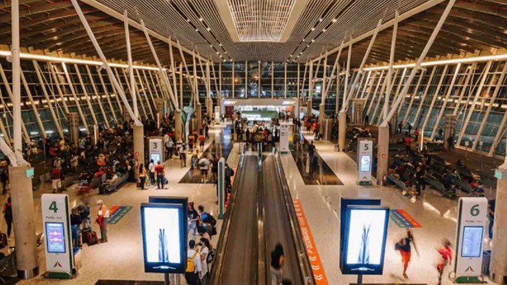 Bancária é presa por falsa ameaça de bomba em aeroporto
