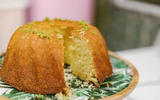 Bolo de iogurte fofinho na AirFryer: prepare receita em minutos