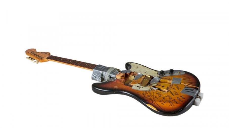 Guitarra Fender Mustang quebrada por Kurt Cobain