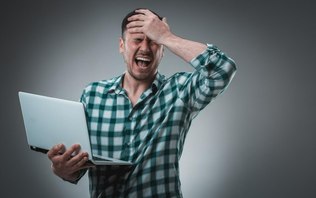 6 hábitos que estão acabando com seu notebook e você não sabia