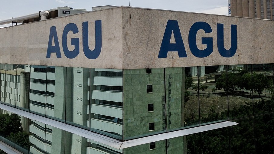 AGU defende fim de pena menor para militares