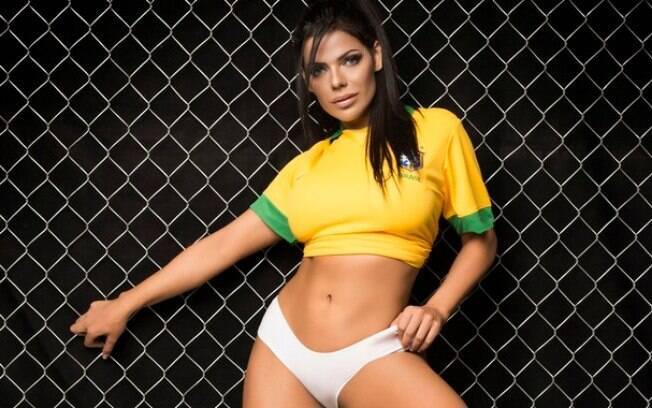Musa lança linha de lingerie para assistir jogos da Copa do Mundo 