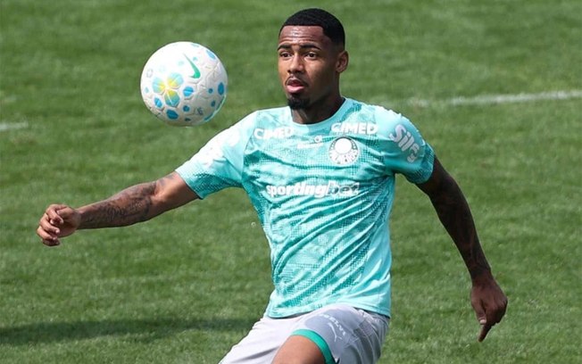 Allan em ação com a camisa do Palmeiras diante do Cerro Porteño