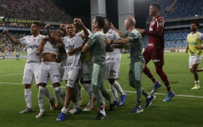 Contra o Athletico-PR, Palmeiras escalou equipe mais jovem da história do Brasileirão no atual formato