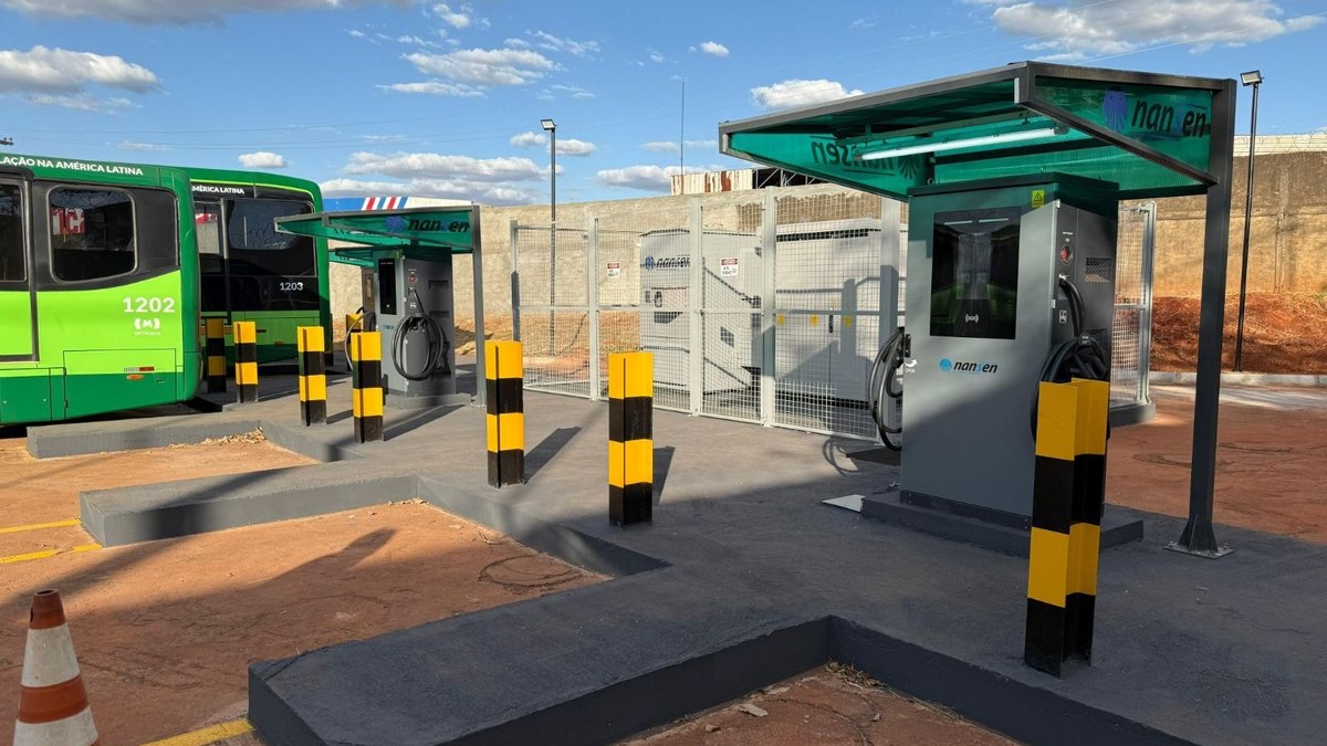 Carregadores e unidades elétricas em fase final de instalação no terminal do BRT Carregadores e unidades elétricas em fase final de instalação no terminal do BRT