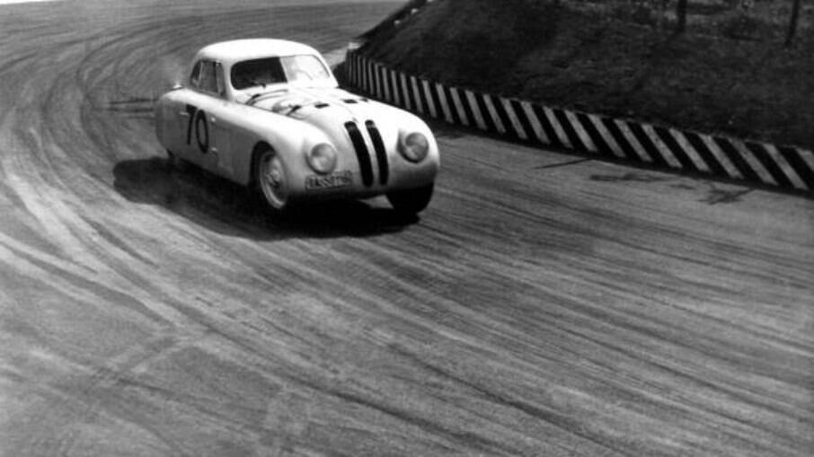 No dia 27 de maio de 1939, o 328 CT conquistava a 5ª colocação no famoso circuito das 24 Horas de Le Mans