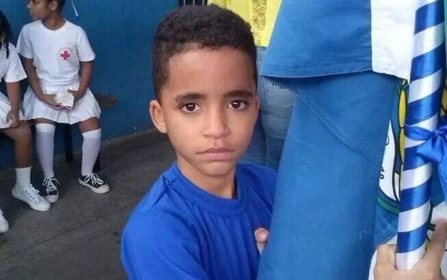 Após ser atingido, menino foi levado ao hospital na Baixada Fluminense, porém não resistiu aos ferimentos da bala