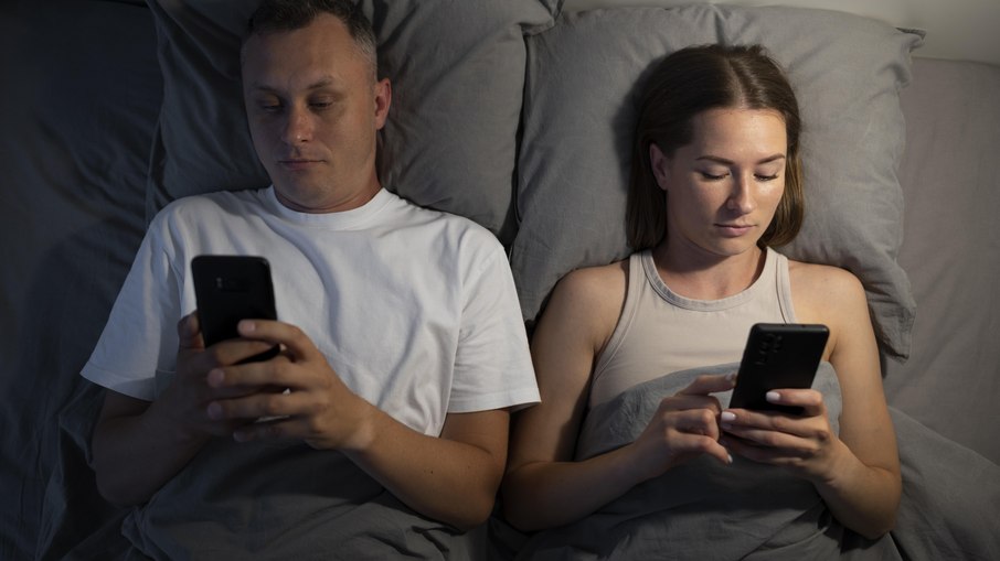 Uso excessivo de redes sociais pode impactar diretamente no relacionamento 