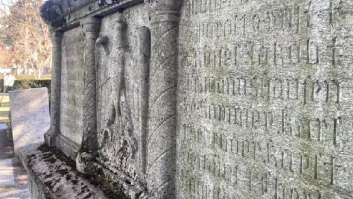 As origens do monumento e suas ligações com a presença nazista na Suíça eram desconhecidas