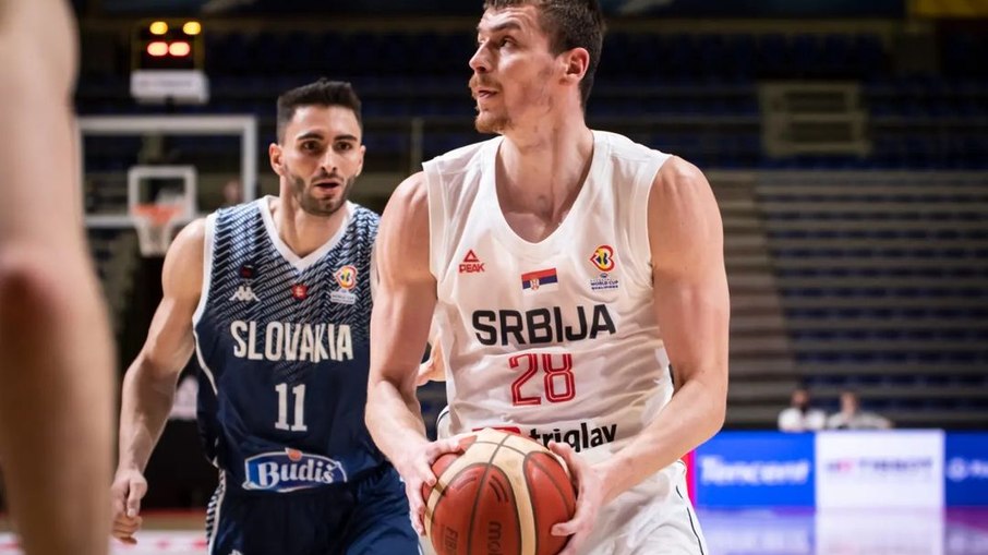 Jogador perde rim na Copa do Mundo de Basquete; veja lance