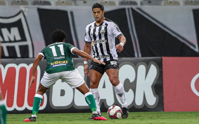 Hulk se revolta com arbitragem após empate do Atlético-MG: ‘Mais um mês e vou embora