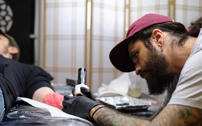 Brasileiro vence diversos prêmios de tatuagem na Flórida