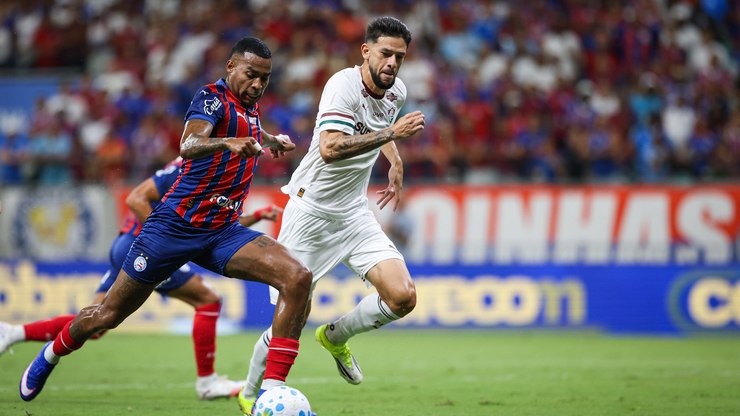 Bahia e Fluminense empatem em duelo de tempos opostos