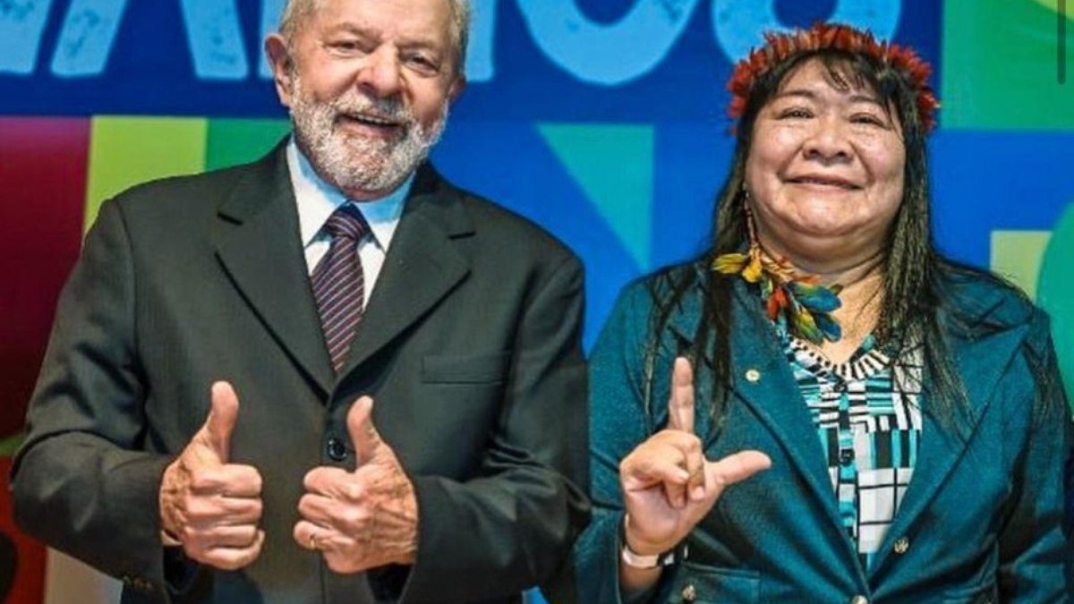 Lula e Joenia Wapichana, presidente da Funai